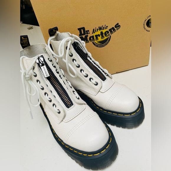 Brand NEW Dr. Martens SINCLAIR MILLED NAPPA LEATHER PLATFORM BOOTS Size 7 Women - Picture 14 of 16